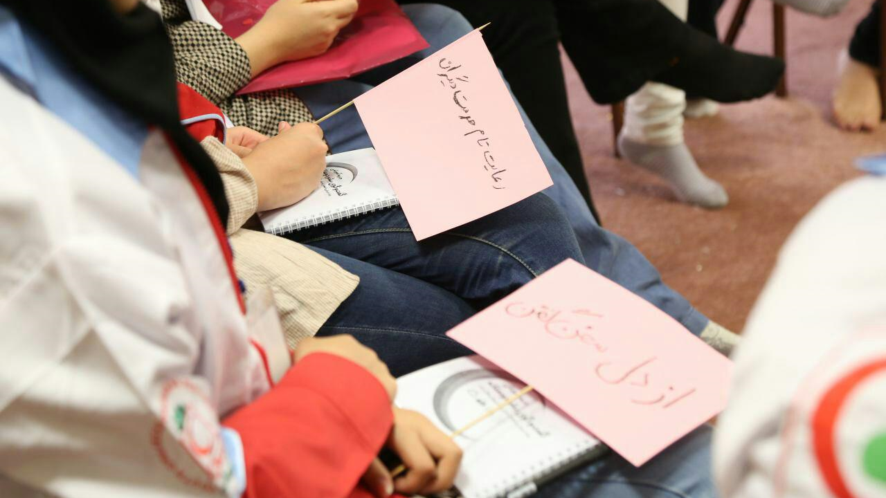 مجتمع‌های دانش‌آموزی هلال‌احمر در شهرستان‌ها تقویت می‌شوند